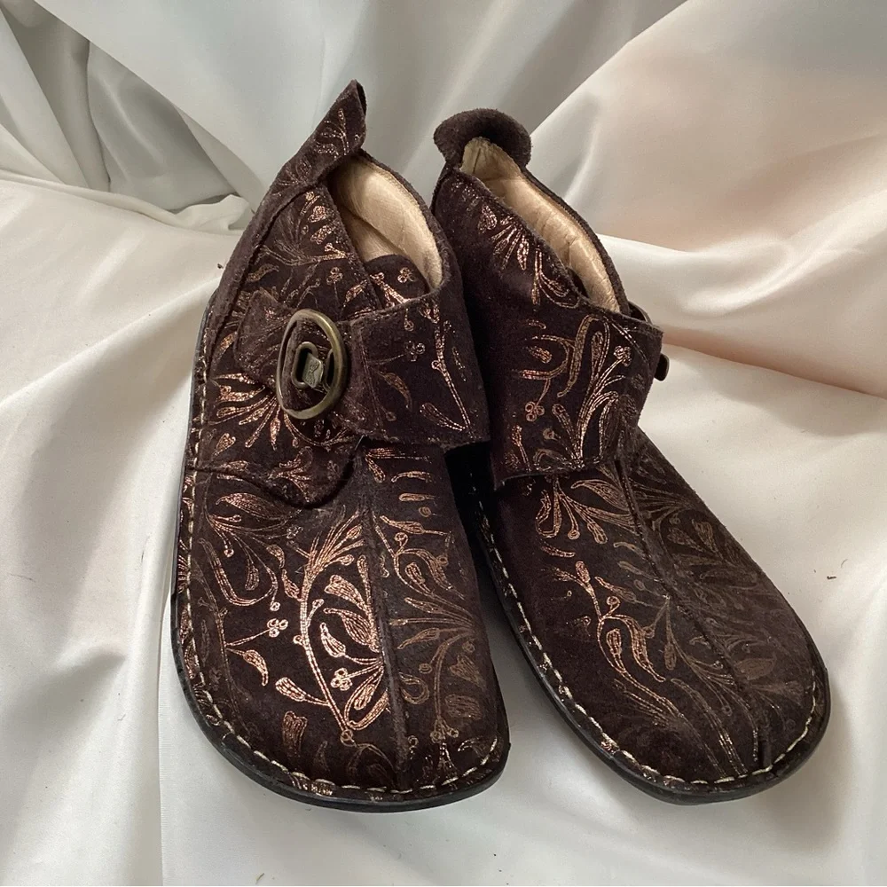 Alegria stylish brown